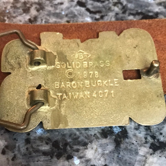 1978 Chris brass buckle genuine leather tooled belt - Picture 3 of 8